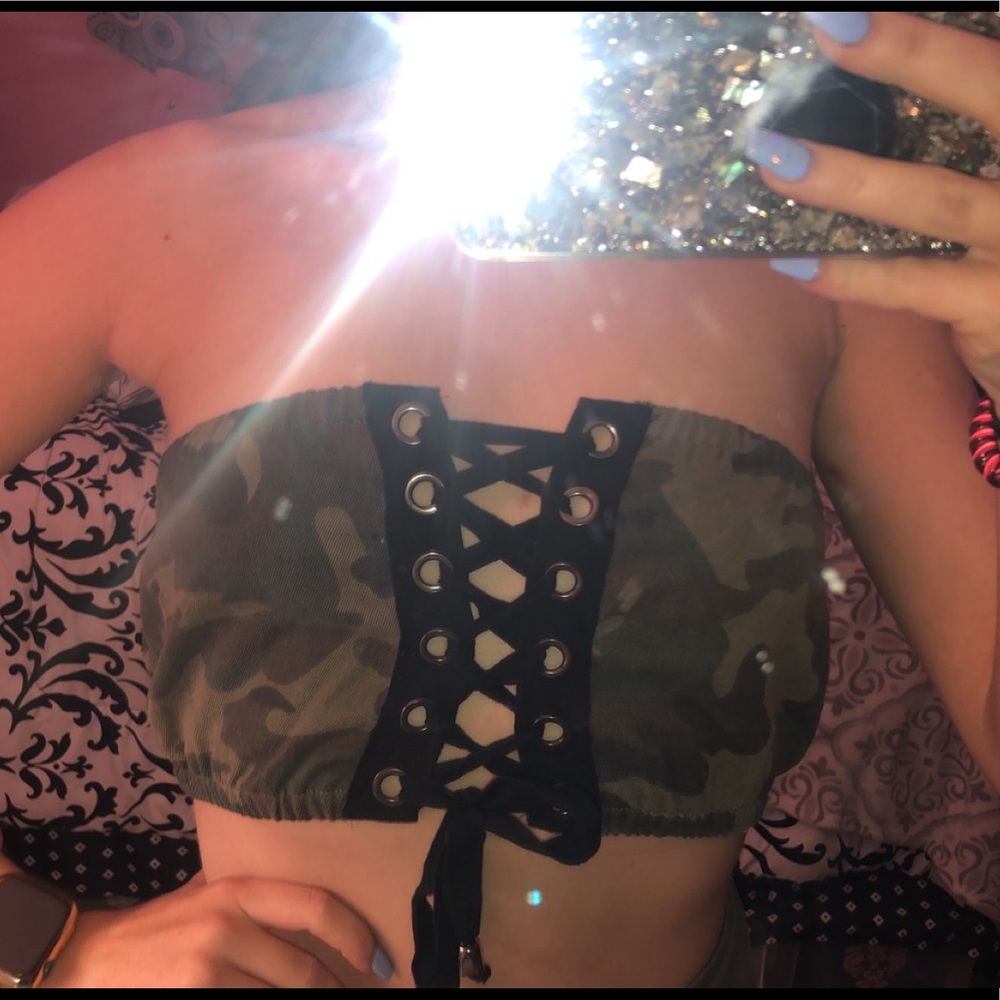 SOLD✅Camo lace up strapless tube top